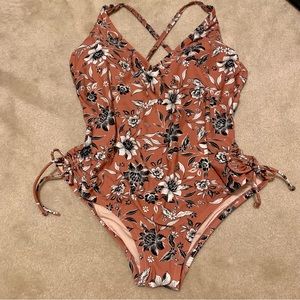 One piece swim suit